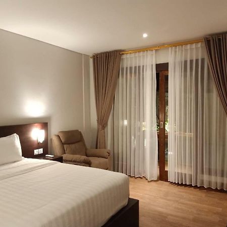 The Surya Kuta Villa Εξωτερικό φωτογραφία